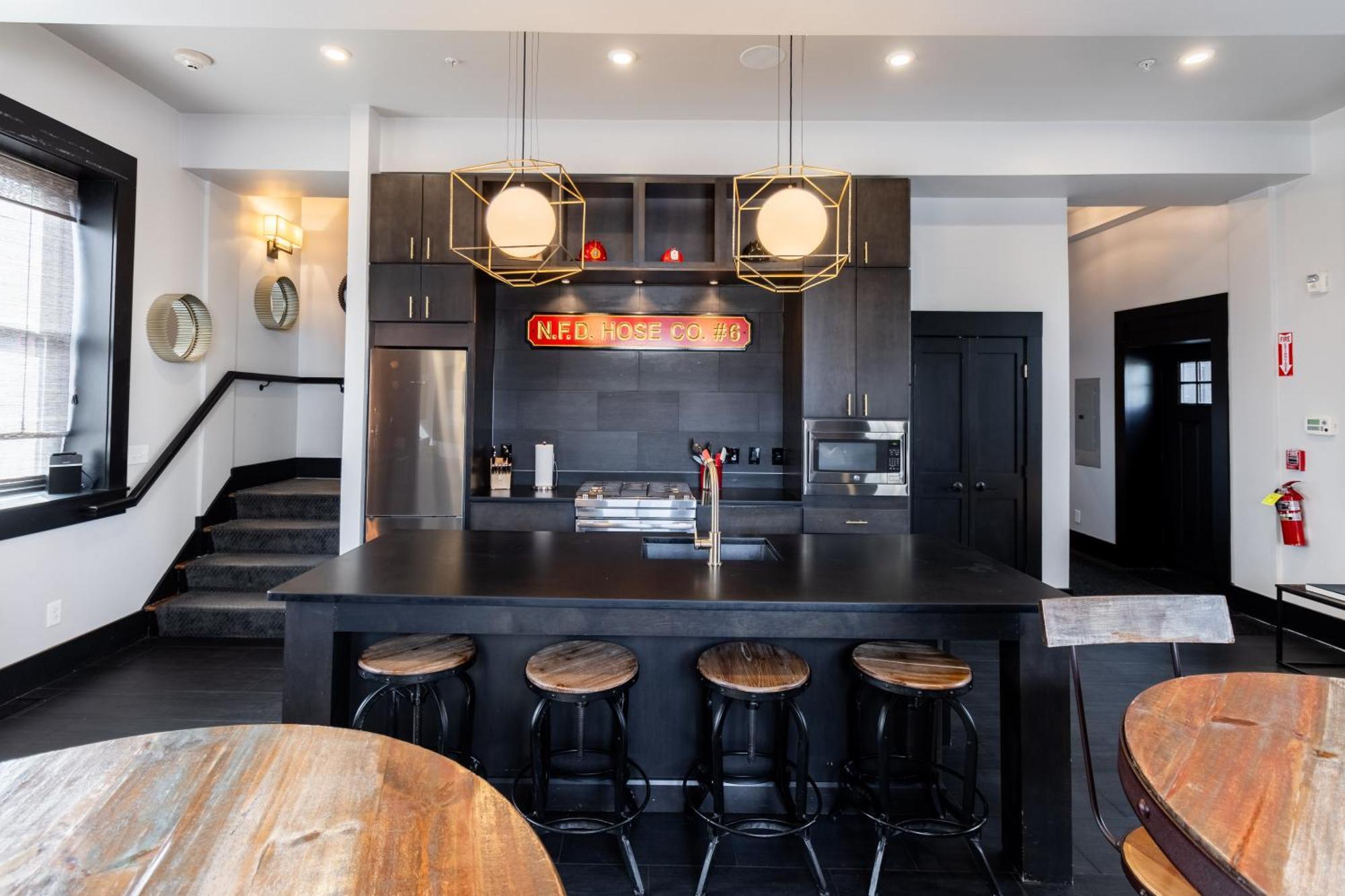 The Firehouse Villa Newport Ngoại thất bức ảnh